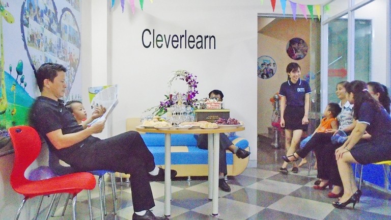 Không gian lớp học và cơ sở vật chất tại trung tâm tiếng Anh Cleverlearn quận Ba Đình.