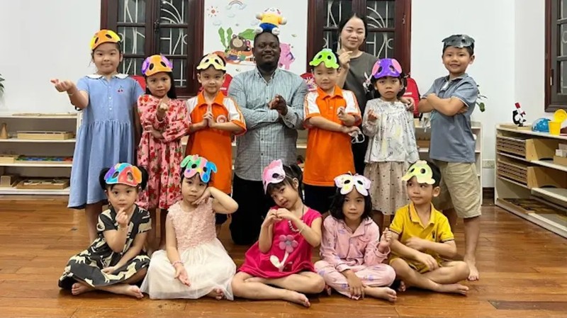 Học sinh tham gia lớp học tiếng Anh tại BigEnglish Center với sự hướng dẫn của giáo viên bản ngữ