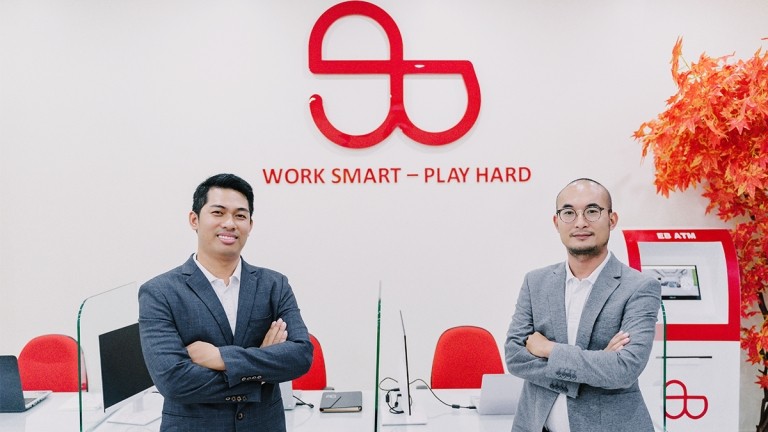 Đội ngũ giảng viên chuyên nghiệp tại Trung tâm Tiếng Anh Hireme đào tạo giao tiếp thực chiến ở Vũng Tàu